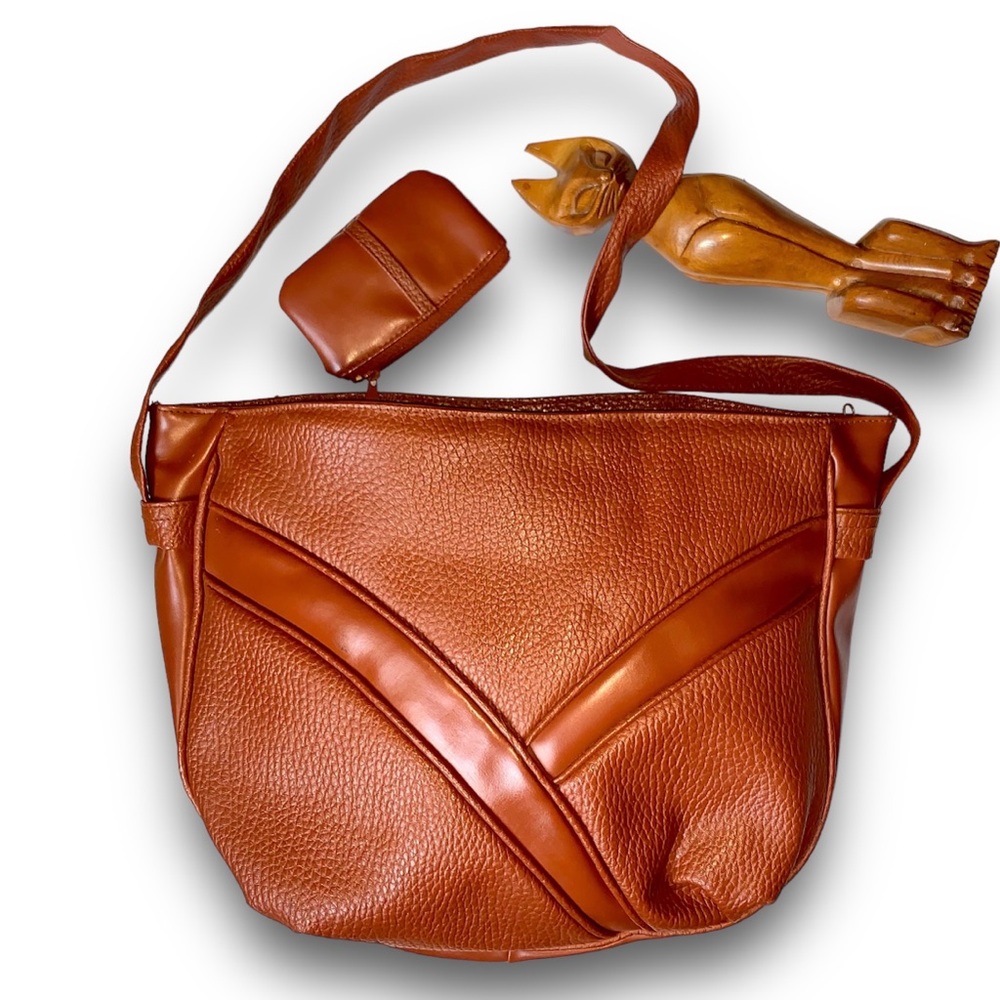 v i n t a g e :: Large Puffy Pebbled Faux Leather Tote Shoulder Bag